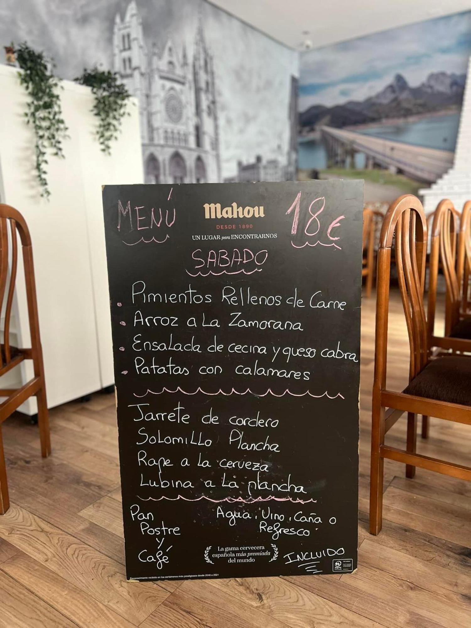 Hostal Restaurante Central La Virgen del Camino Buitenkant foto